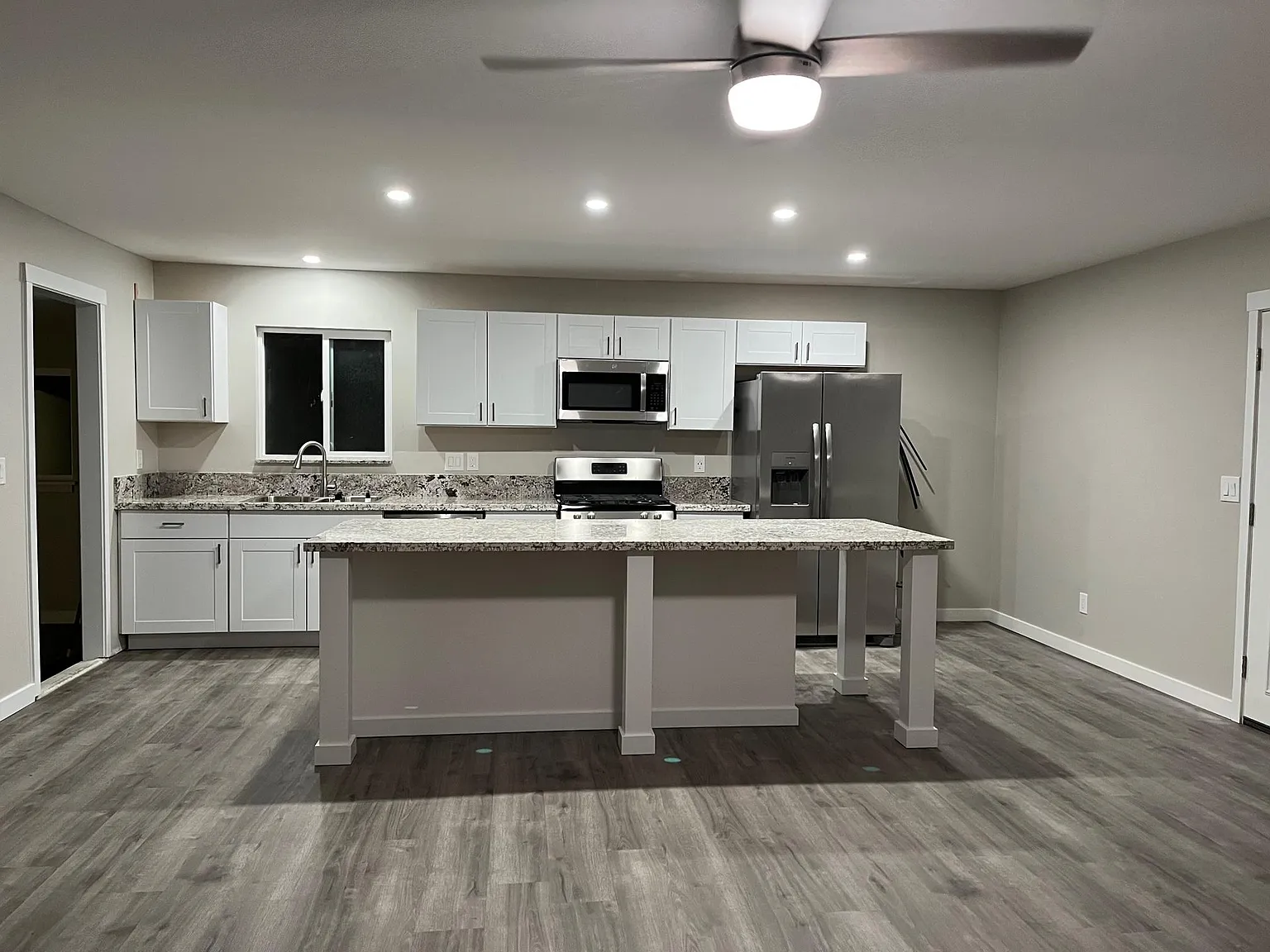 4 bed, 1284 sqft, $3,700 — Photo 1