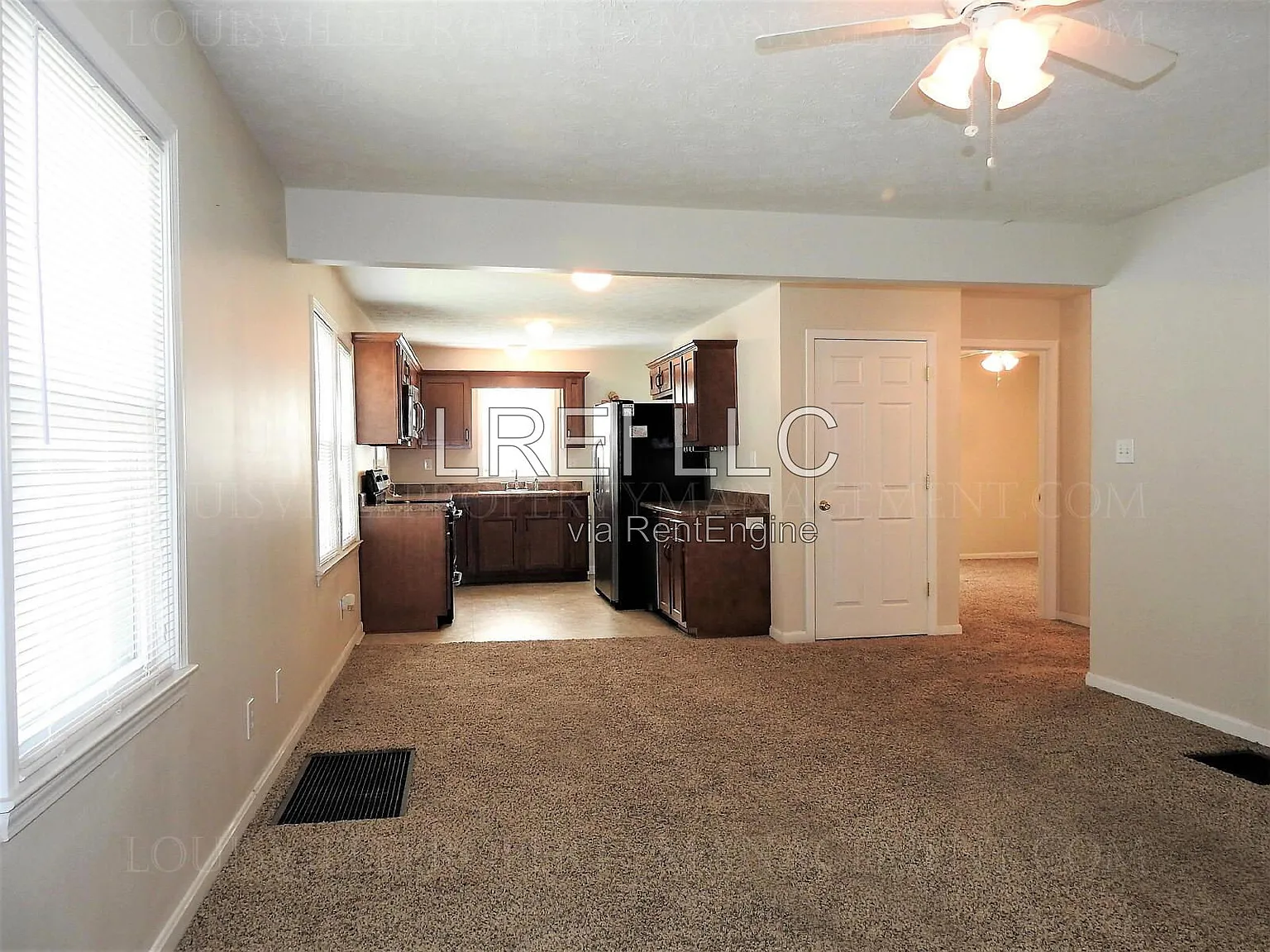 3 bed, 1.0 bath, 1329 sqft, $1,300 — Photo 4
