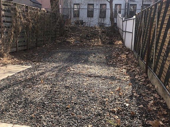 2nd image of 804A Greene Ave #1