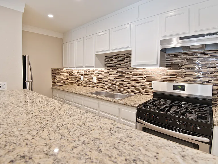 Sunset Ridge at La Crescenta — Photo 27