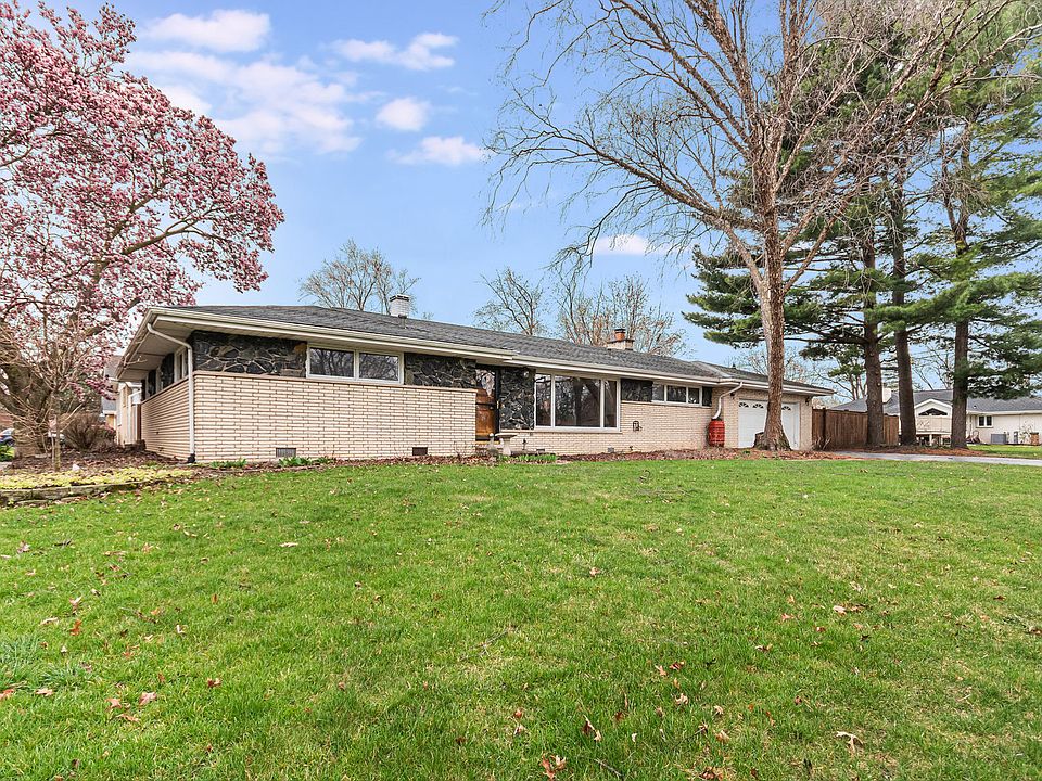 2nd image of 6949 W Park Lane Dr
