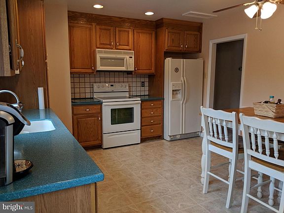 5th image of 2925 Highwoods Dr