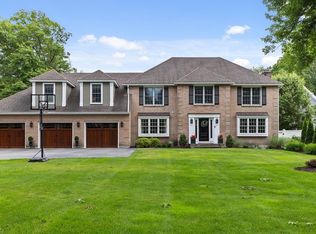5 Alonesos Way, Andover, MA 01810