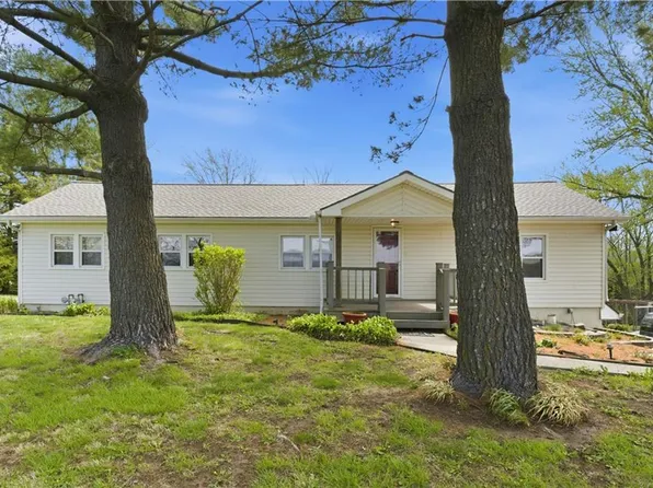 169th St, Leavenworth, KS 66048