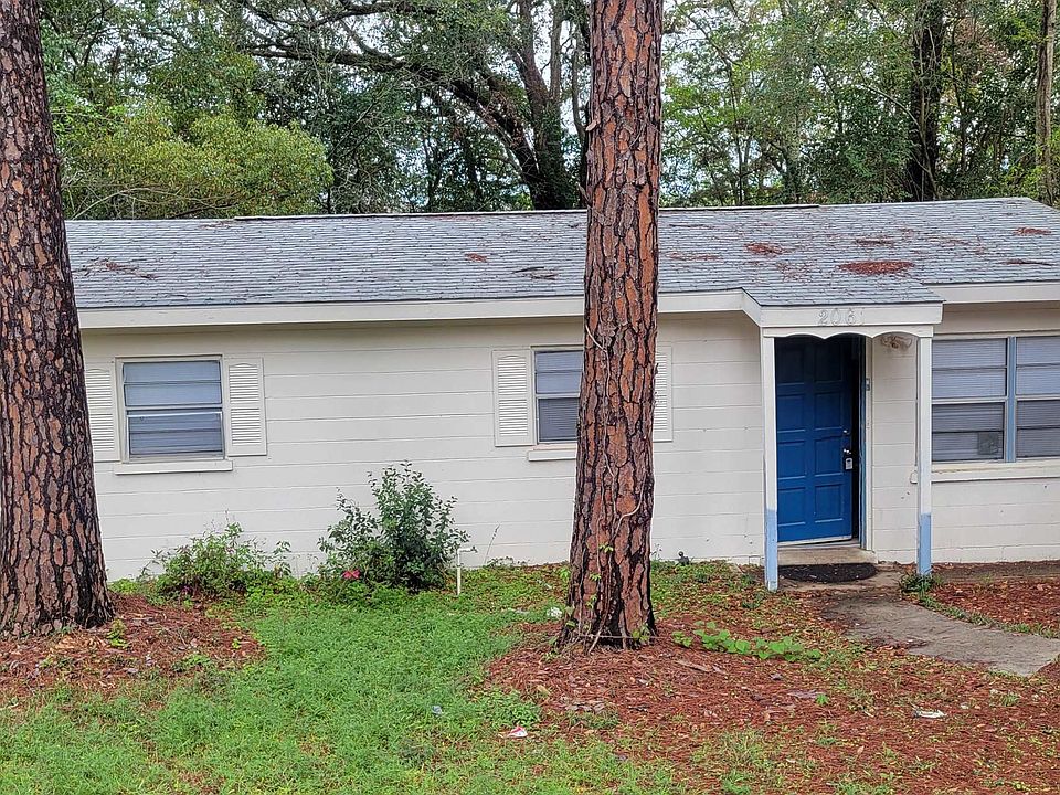 1st image of 2061 Warwick St