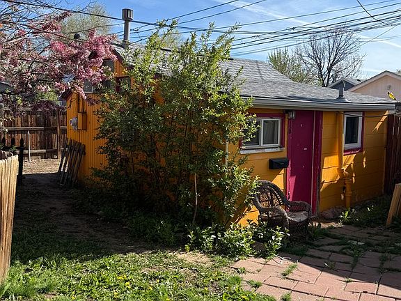 3rd image of 616 Jefferson Ave #0