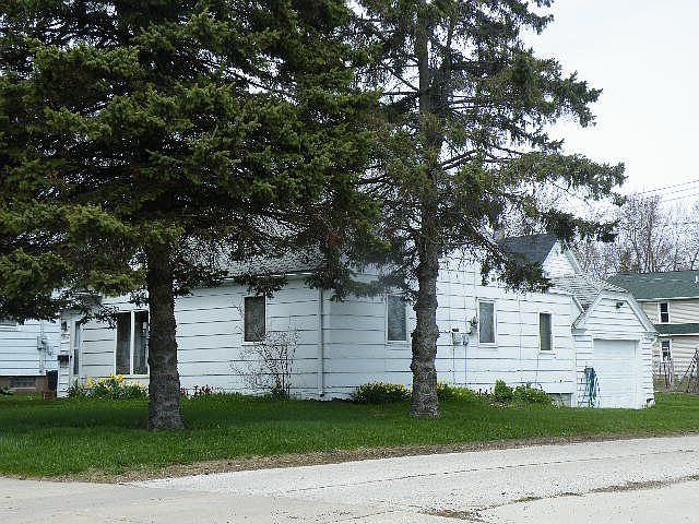 2nd image of 1217 Clark St