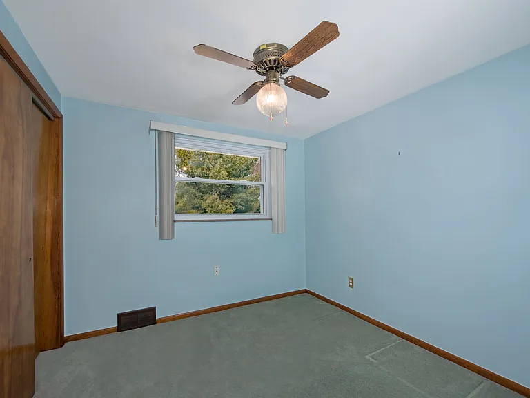 222 Rolling Dr — Photo 24