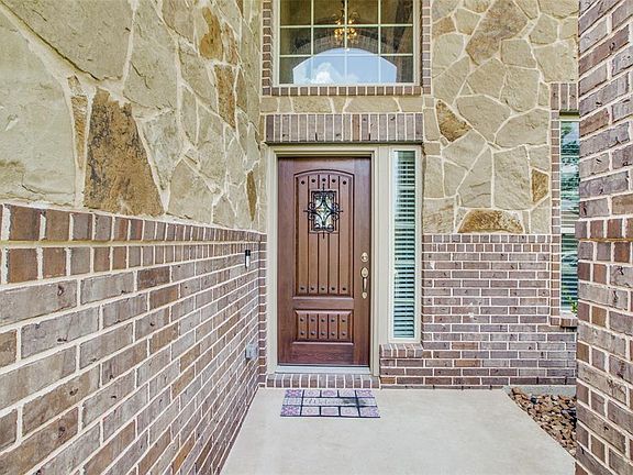 3rd image of 18799 Laurel Hills Dr