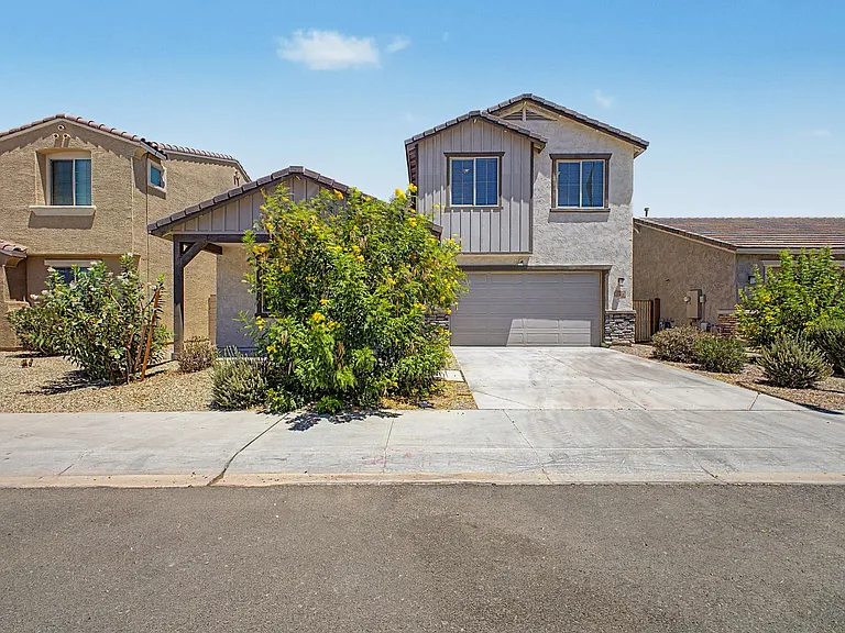 10984 W Pierce St — Photo 2