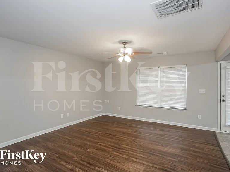 4944 Rockwood Rd — Photo 5