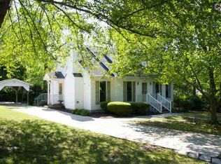 128 Woodland Dr, Lexington, SC 29072