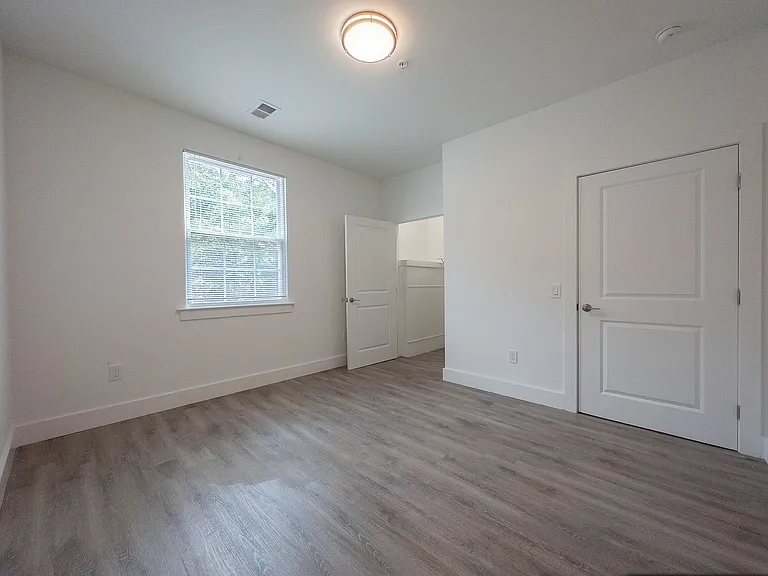 Mount Laurel Manor Apartments — Photo 6