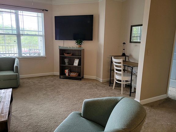 2nd image of 250 Woodlands Way Unit 9