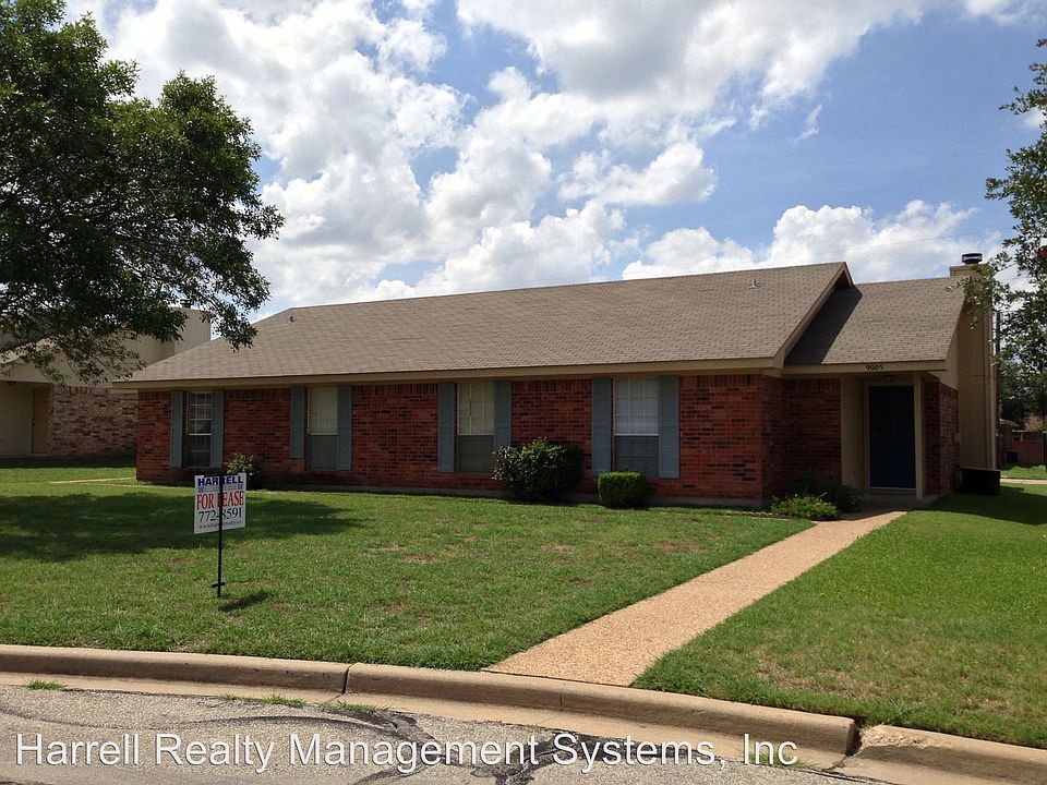 1st image of 9007 Woodgate Cir E