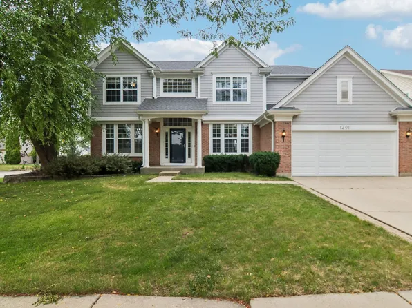 1201 Sterling Dr, Mundelein, IL 60060