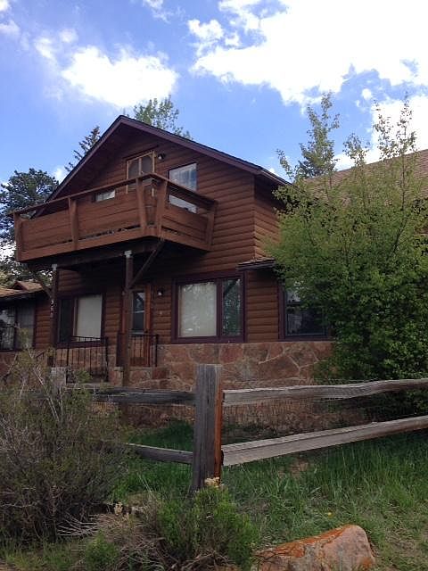 Front facing Riverside Dr. with view of Lumpy Ridge from top