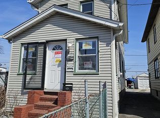 8951 121st St, Jamaica, NY 11418