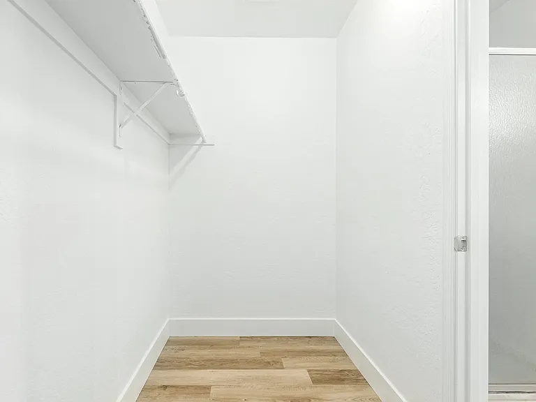 7007 W Mercer Ln — Photo 13