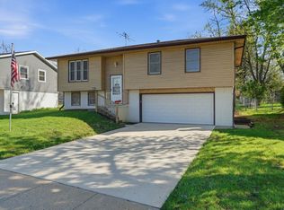 1306 Rolling Meadows Rd, Marshalltown, IA 50158