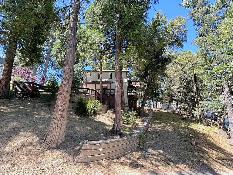 198 Pine Ridge Rd — Photo 3