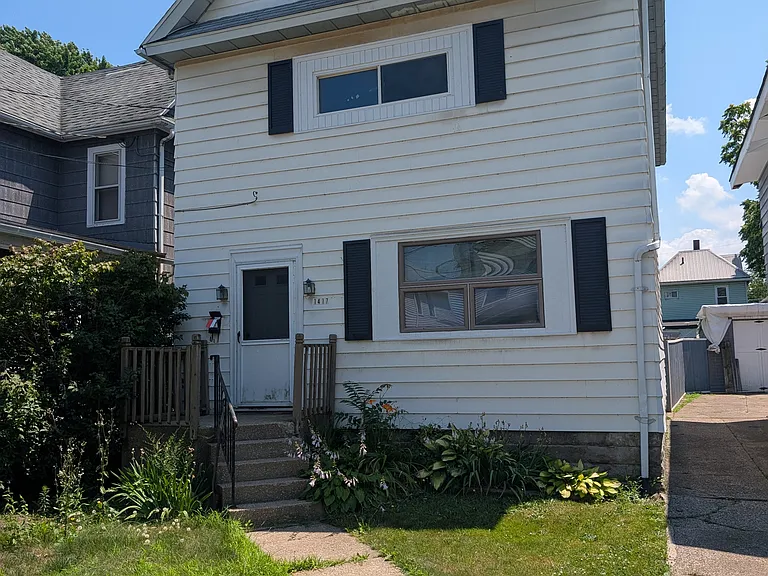 1417 Lynn St — Photo 1