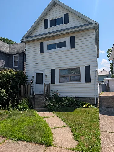 1417 Lynn St Photo 1
