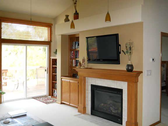 2nd image of 9921 Cheshire Ln