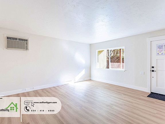 4th image of 1429 Orange Ave