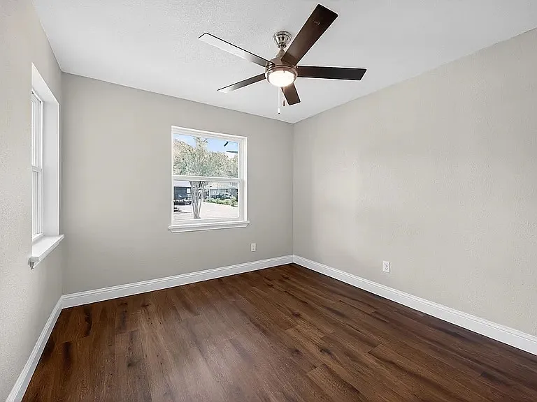 705 Donald Dr — Photo 20