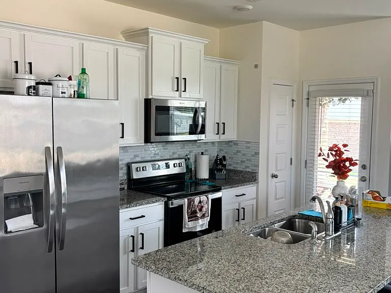 1215 Guernsey Way — Photo 5