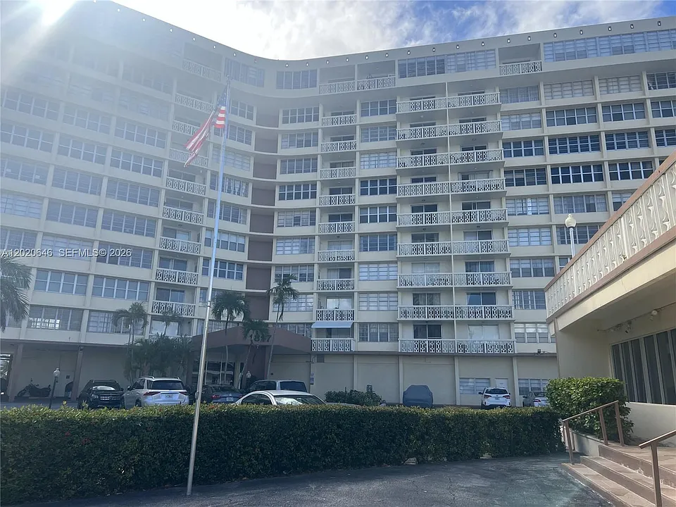 1817 S Ocean Dr #718