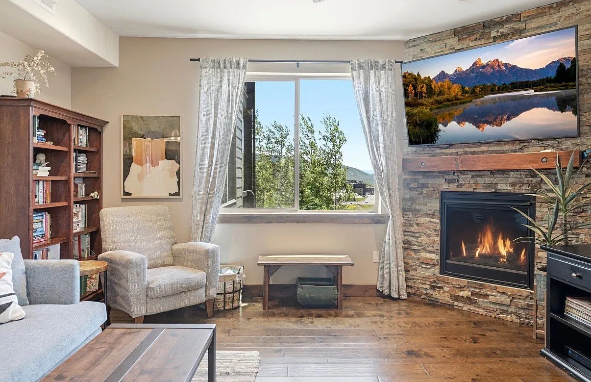 1291 W Black Rock Trl — Photo 1