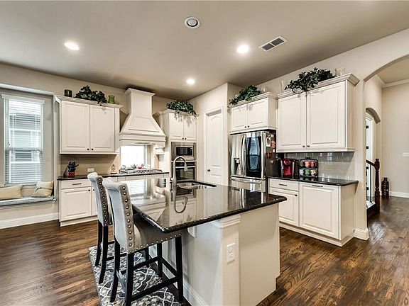 2nd image of 1709 Seminole Ln