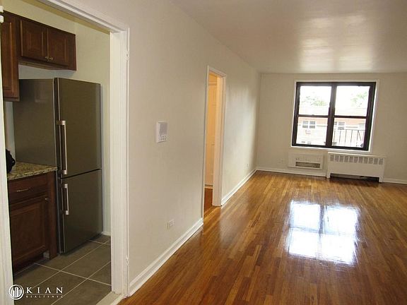 3rd image of 14345 Sanford Ave APT 310