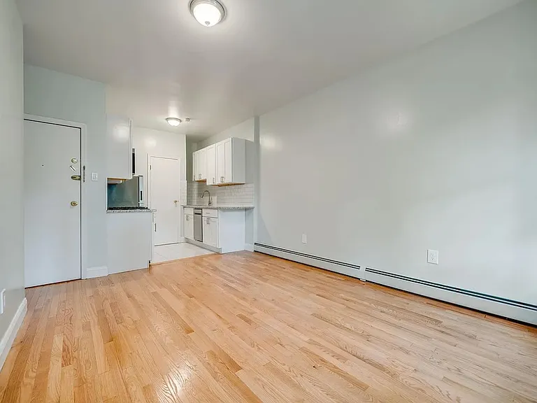 135 Hopkins Ave #9 — Photo 5