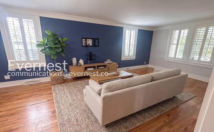 5 bed, 3.0 bath, 2407 sqft, $2,995 — Photo 2