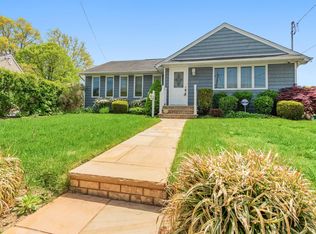 1728 Michael William Rd, Merrick, NY 11566