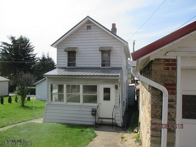 2nd image of 909 School Ave