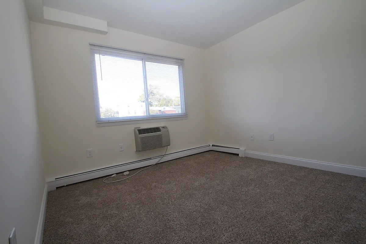 Building Photo - 204 Flax Hill LLC