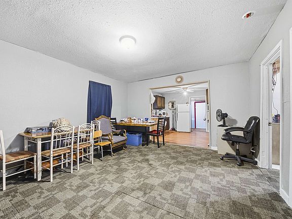 4th image of 1626 N Piatt Ave