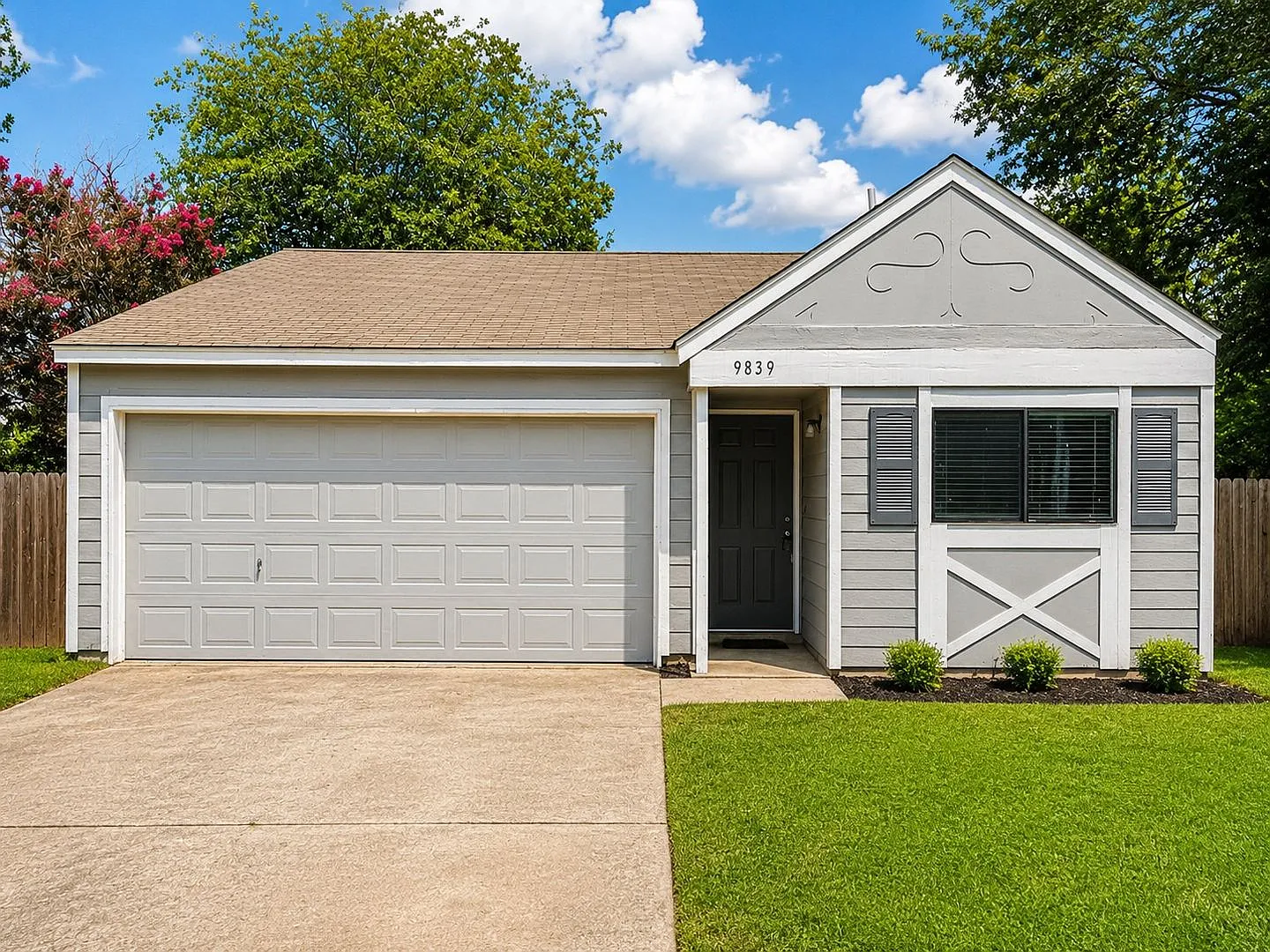 Charming one-story home in San Antonio's 78250 area featuring 3 bedrooms, 2 bathrooms, an attache... — Photo 1