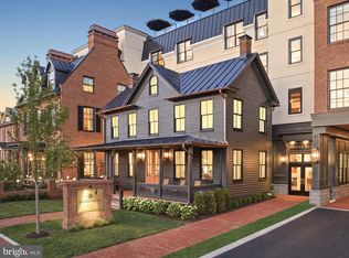 212 King St S #D, Leesburg, VA
