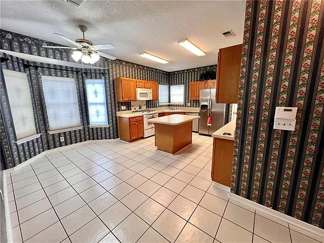 2153 Sutherland Pl — Photo 18