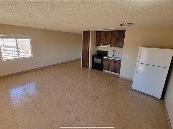 3rd image of 3067 Shoshone Plz APT 2
