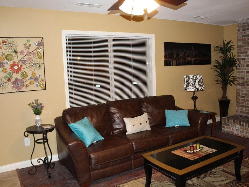 1st image of 405 Mimosa Ct APT 7