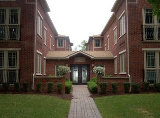 620 Bloomfield Ct APT 203, Birmingham, MI 48009