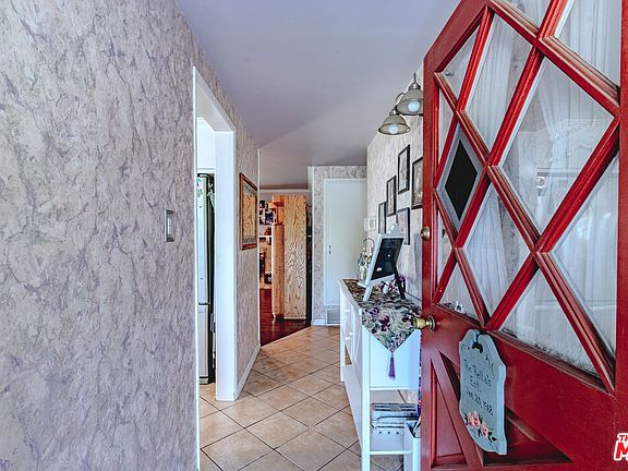 5th image of 18618 Dearborn St
