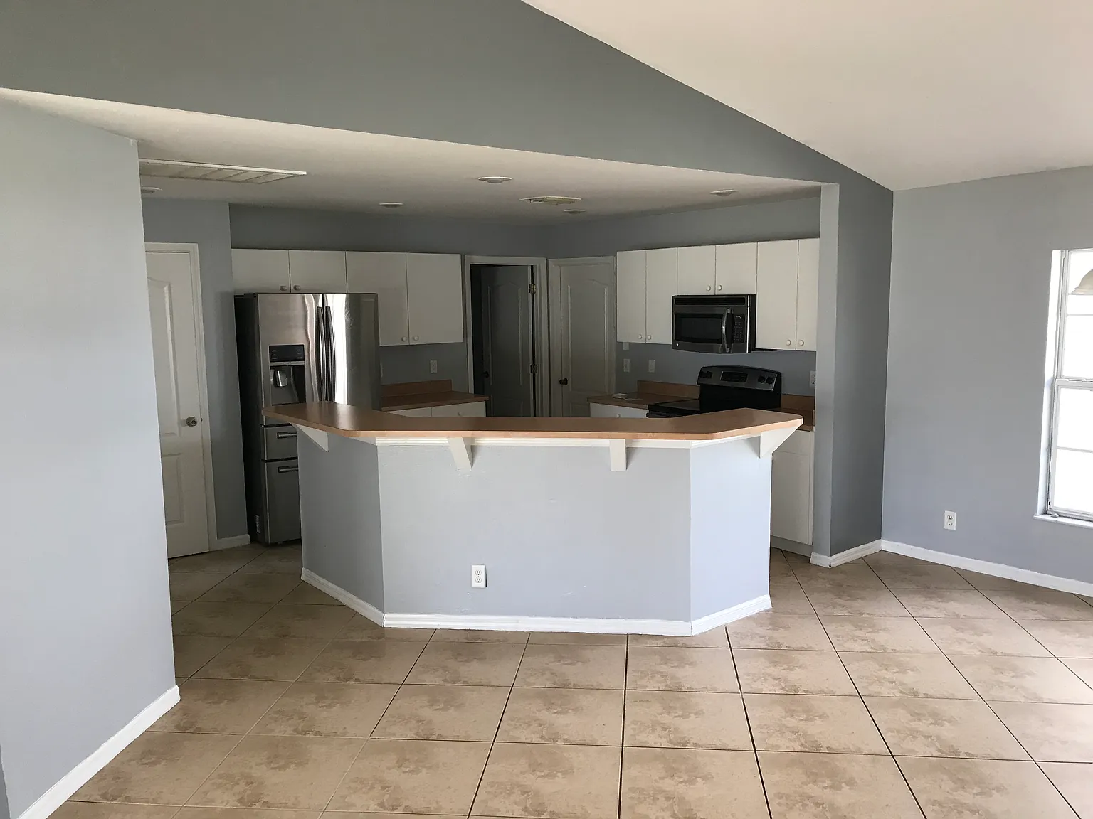 3 bed, 1408 sqft, $1,750 — Photo 4