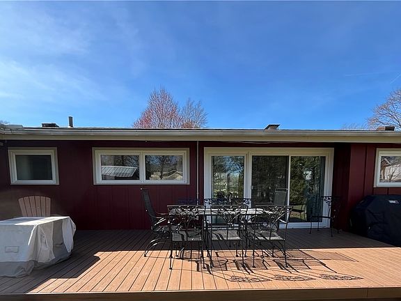 4th image of 469 Sandalwood Dr